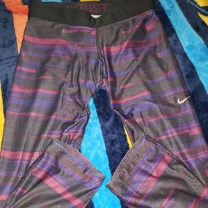 NIKE capris leggings